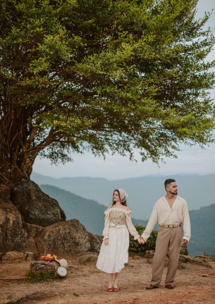 pre wedding shoot in Ponmudi