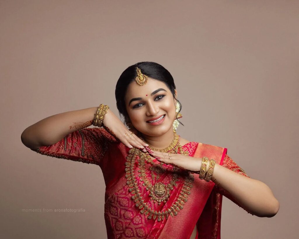 Best wedding photographer in Guruvayoor capturing candid moments